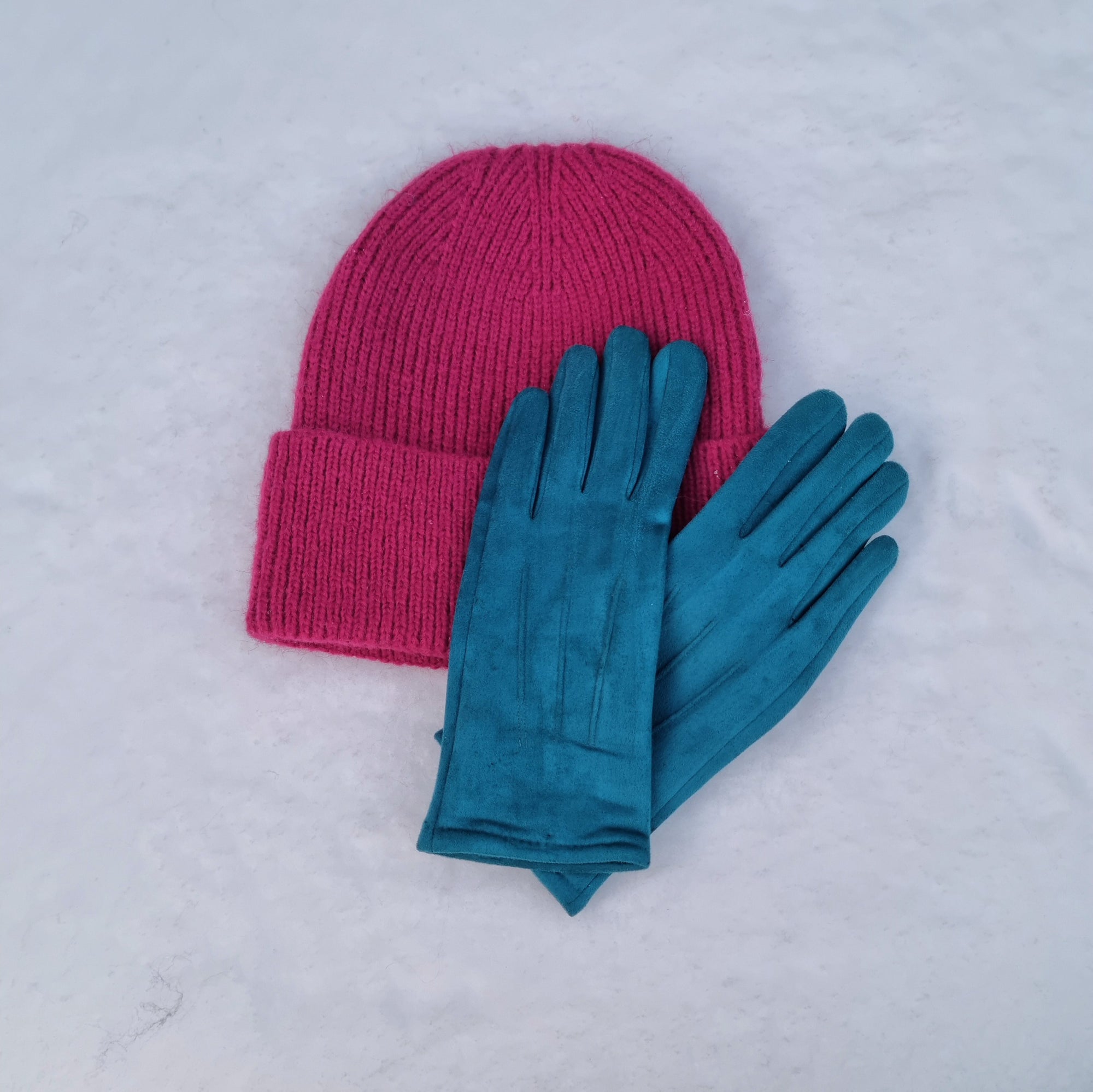 Frost turquoise gloves