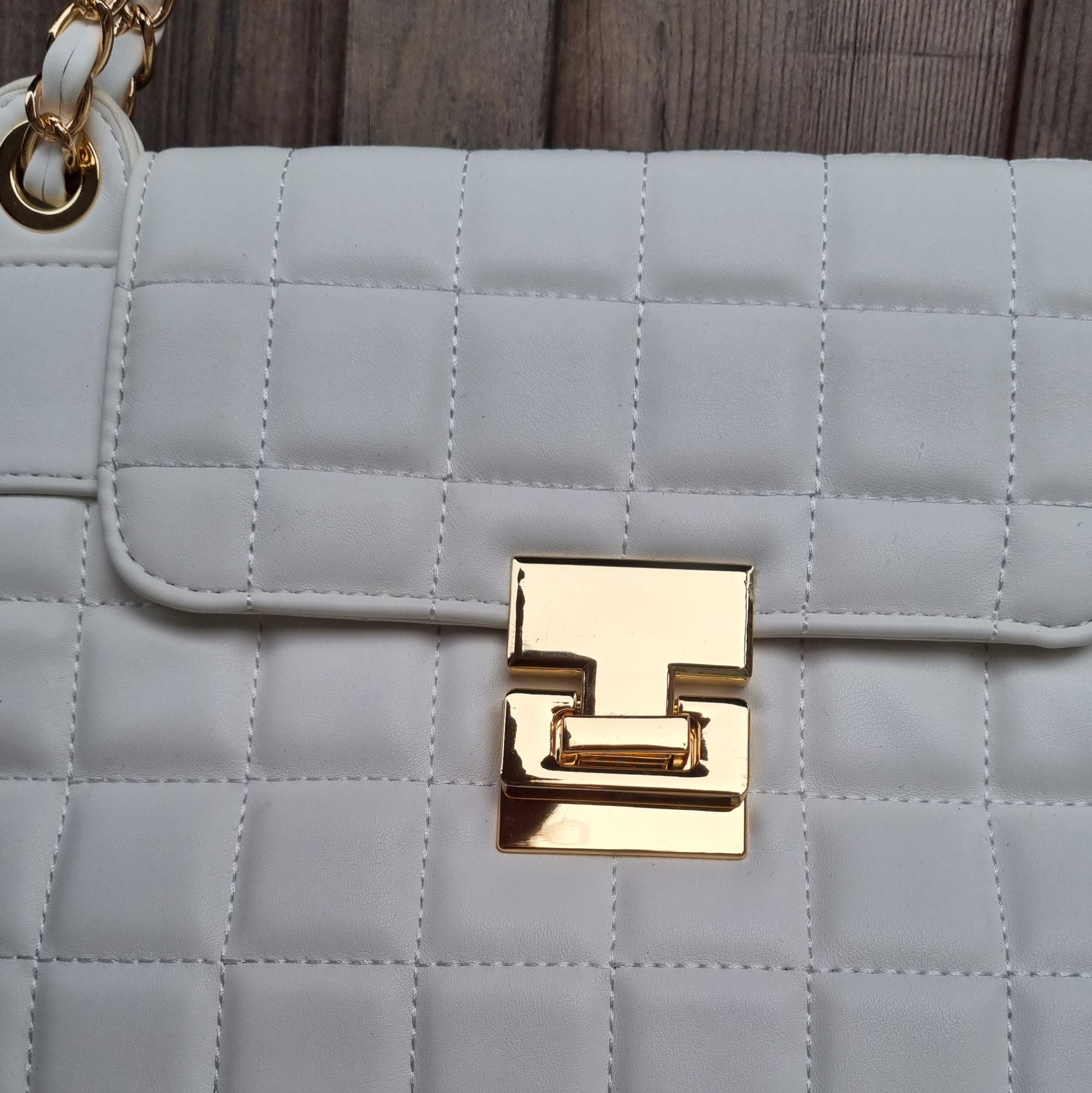 Mila white shoulder bag