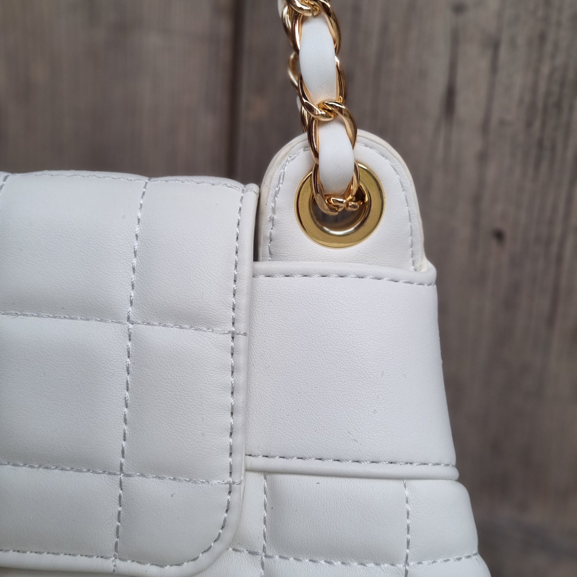 Mila white shoulder bag