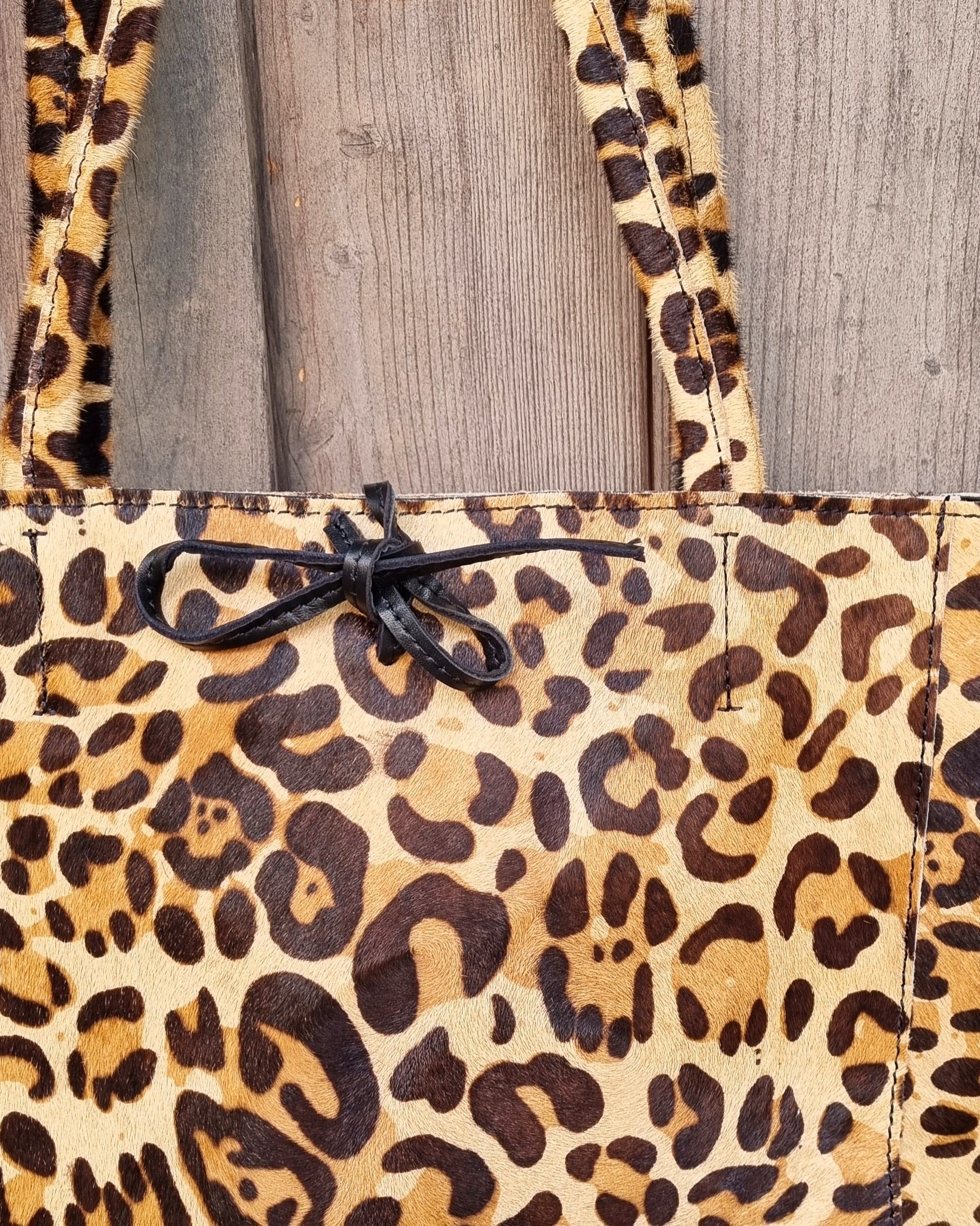 Yasmin leopard bag