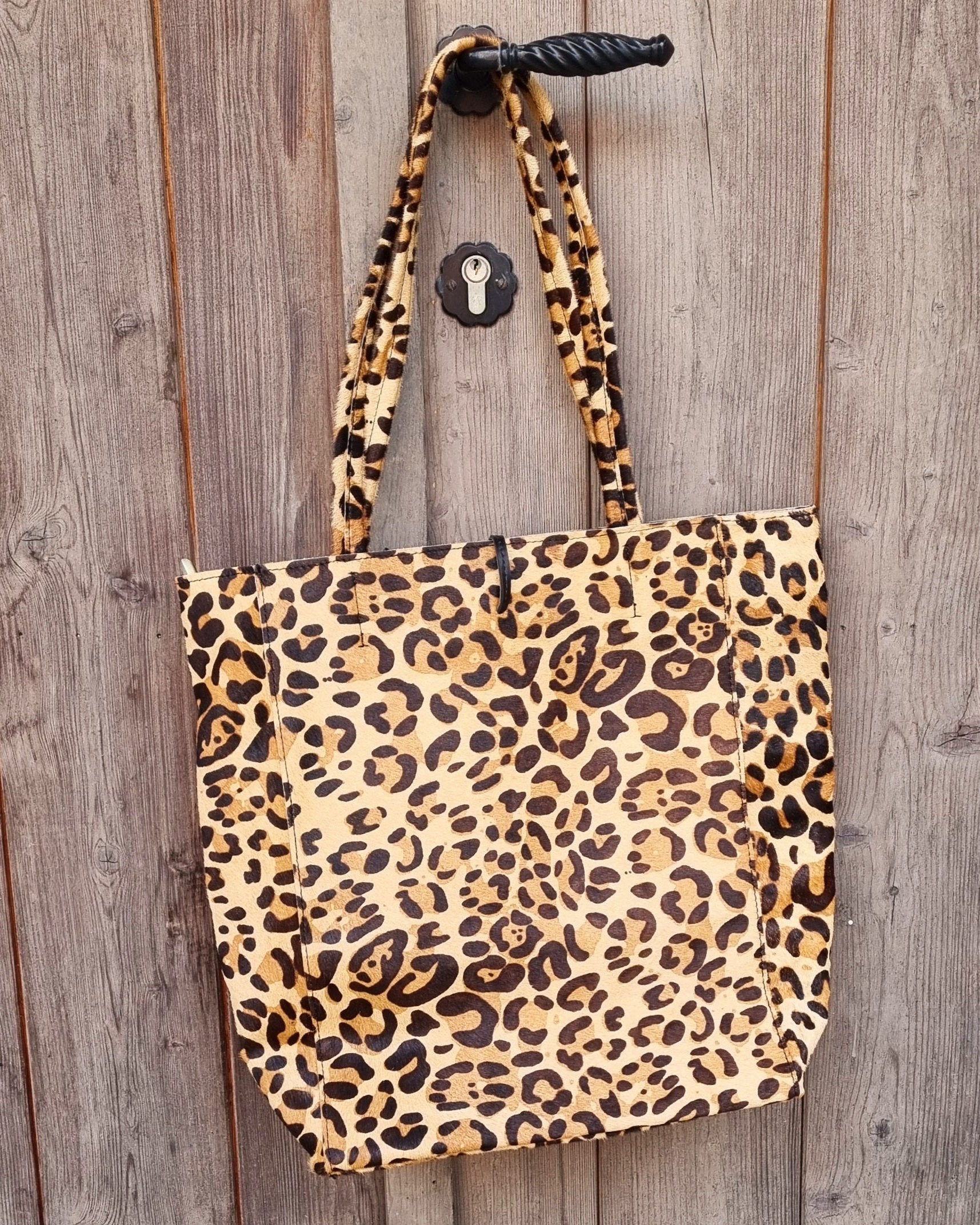 Yasmin leopard bag