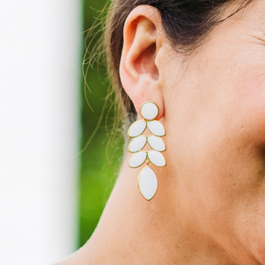 Elize white earrings