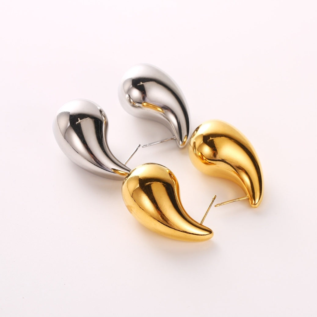 Talvi gold drop earrings