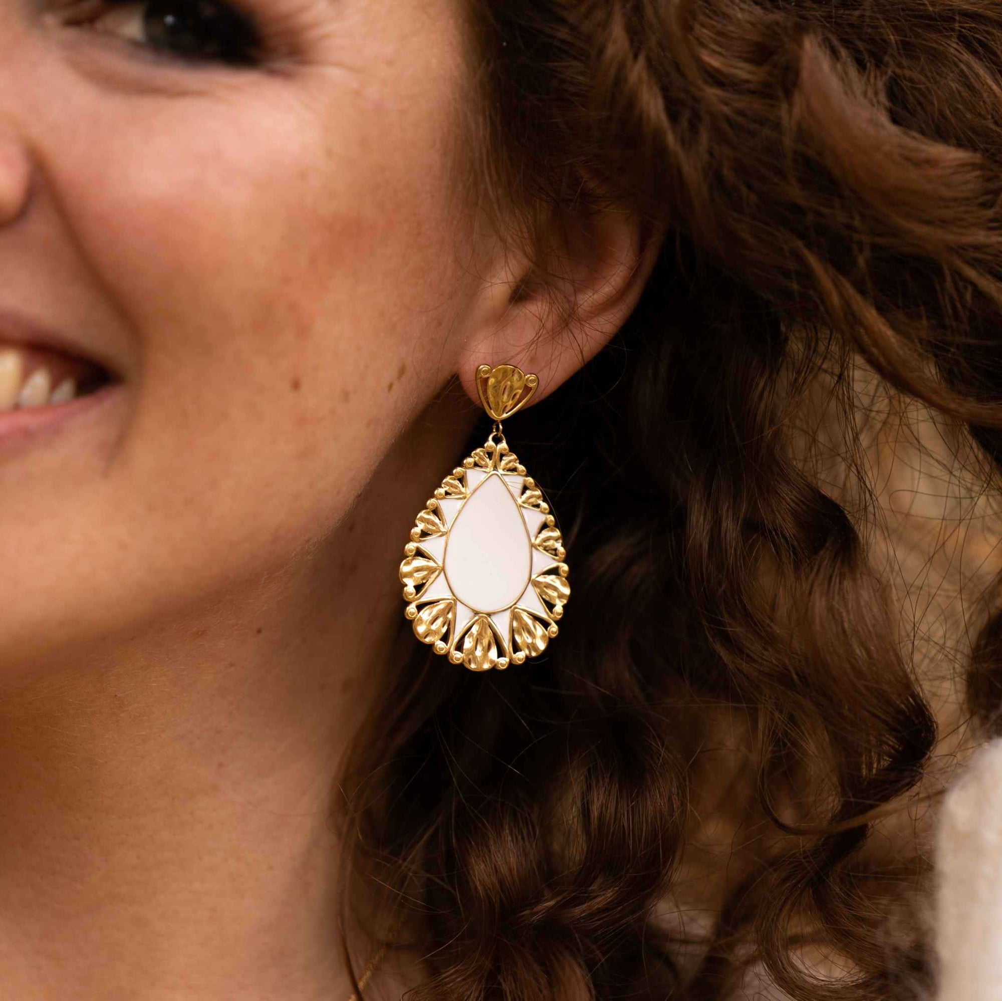 Shana white gold earrings